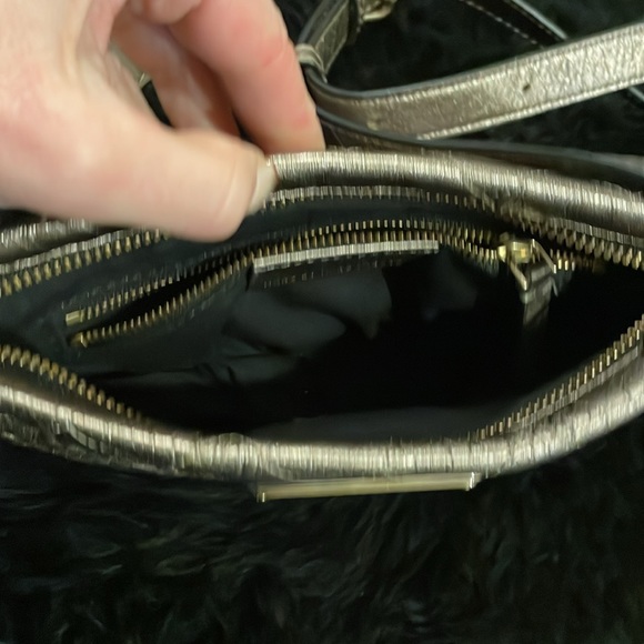 Marc by Marc Jacobs bronze crossbody bag. Quilted bronze leather - Picture 7 of 14